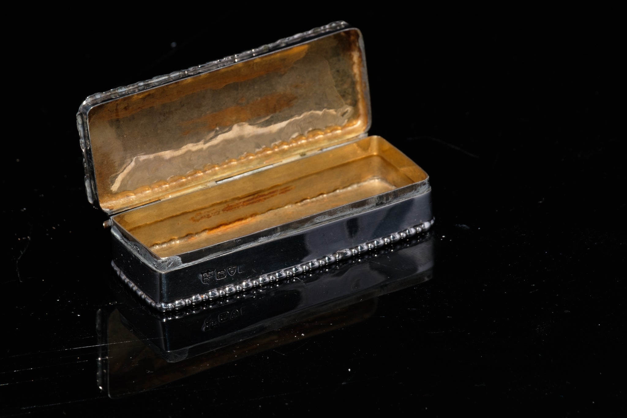 Edwardian Sterling Silver Snuff Box.