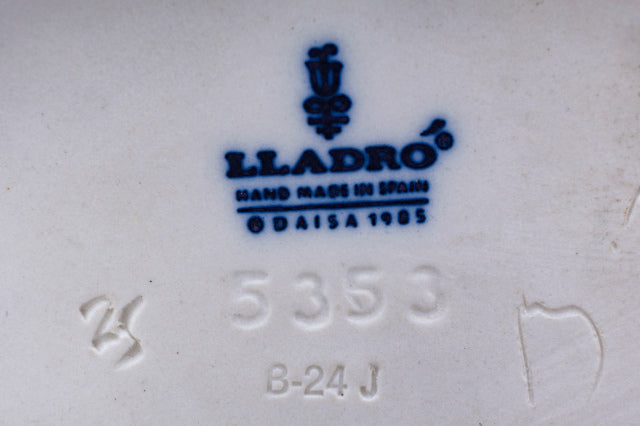 Lladro Figurine "Children Playing With a Polar Bear.
