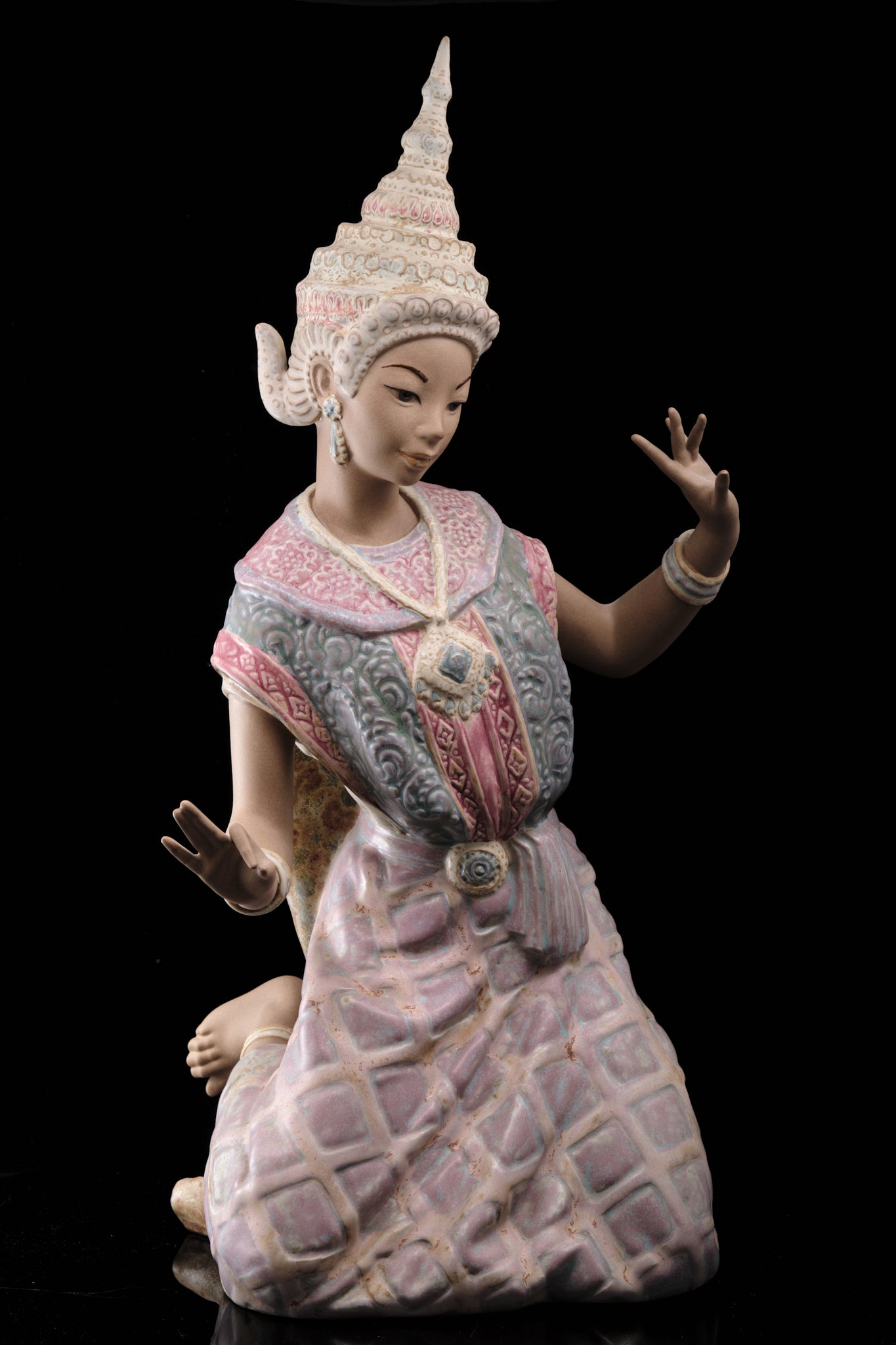 Large Retired Lladro Thai Dancer Statue With Gres Finish (item