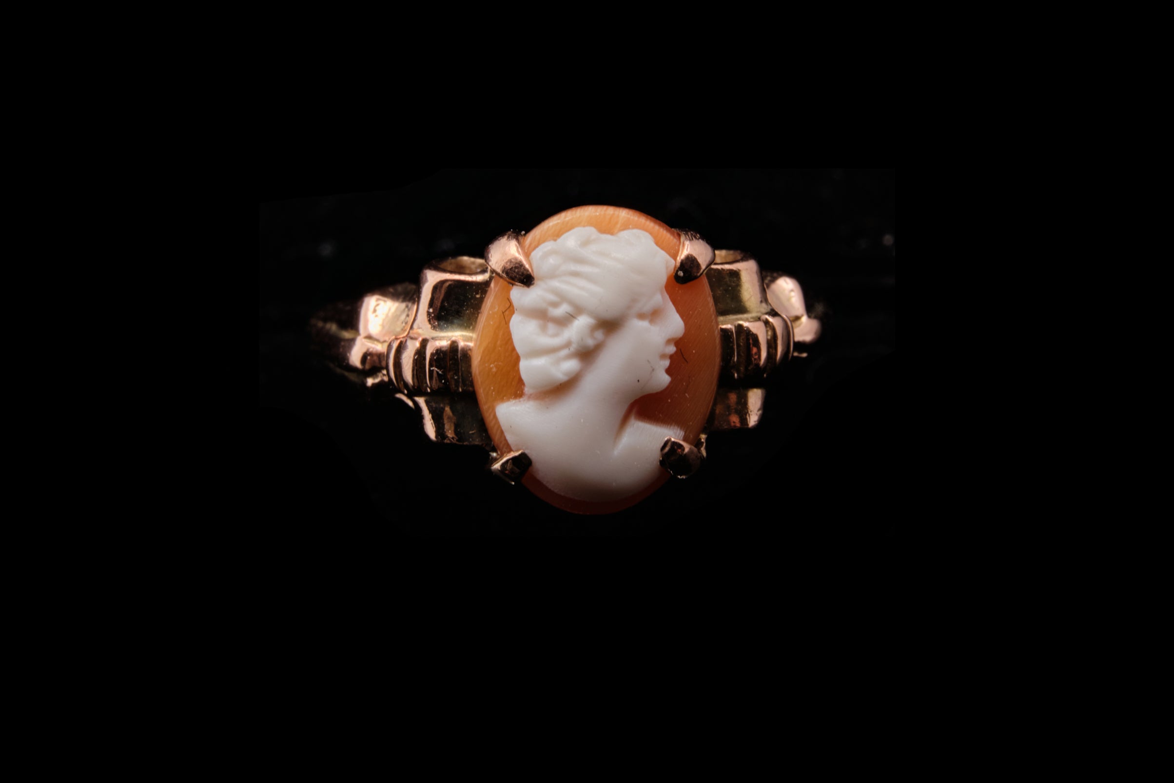Edwardian Gold and Cameo Ring.