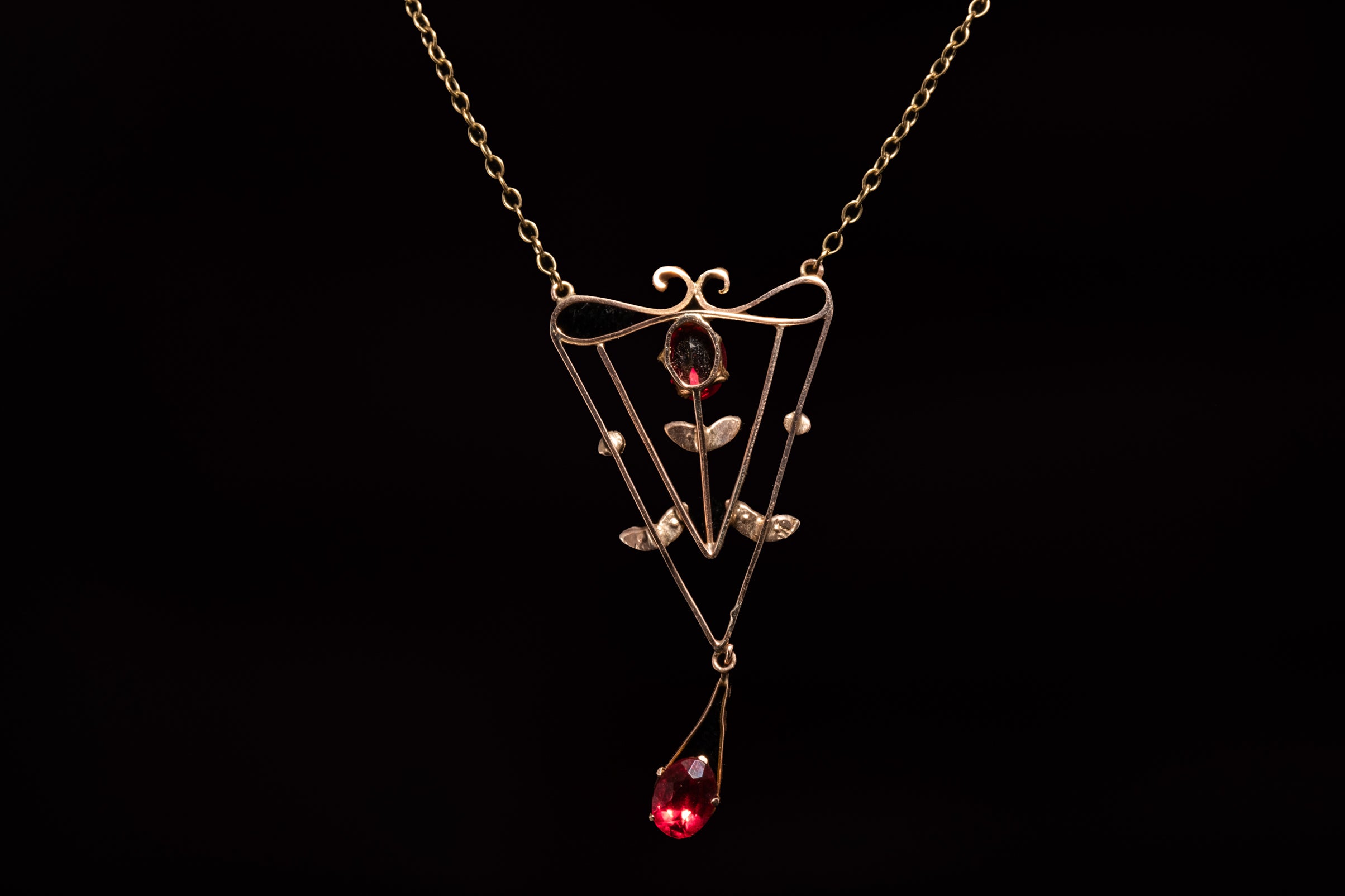Edwardian Gold, Garnet and Seed Pearl Pendant/Lavalier.