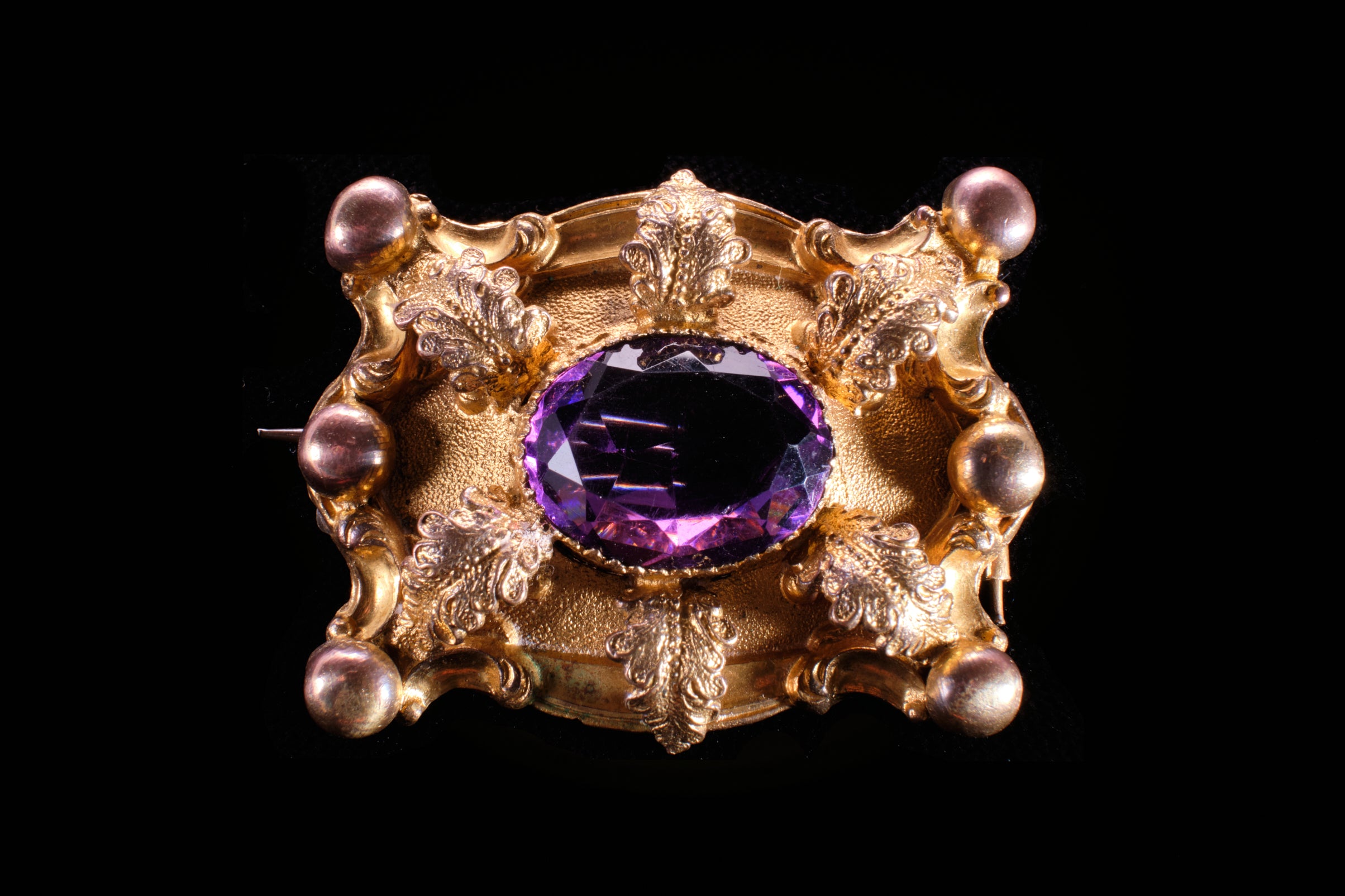 Victorian Pinchbeck and Amethyst Brooch.