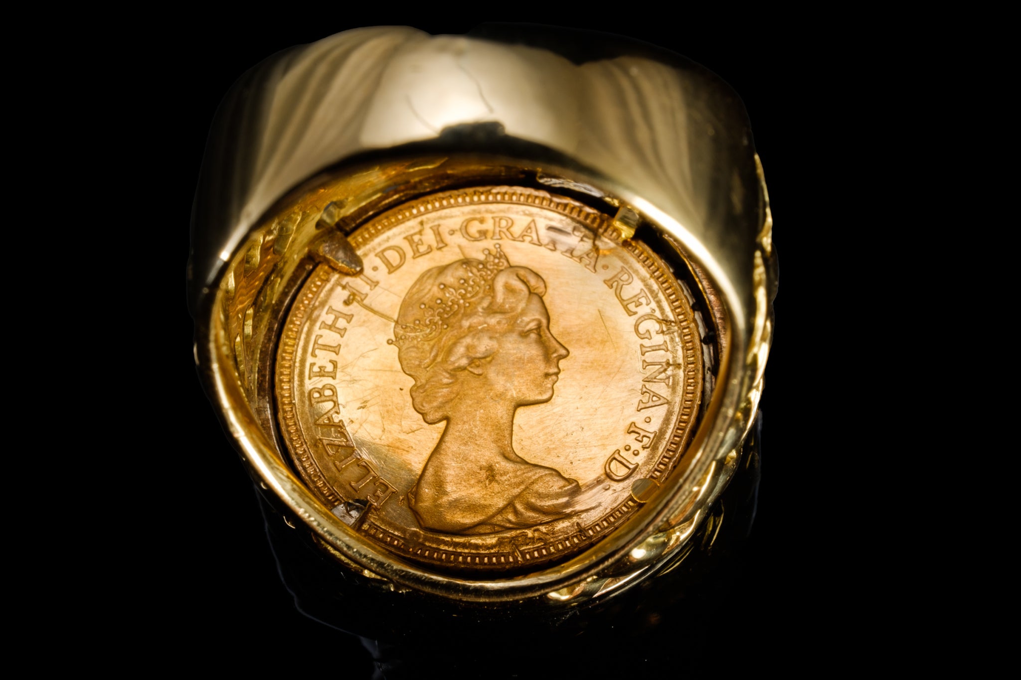 18ct Gold and Diamond Half Sovereign Ring.